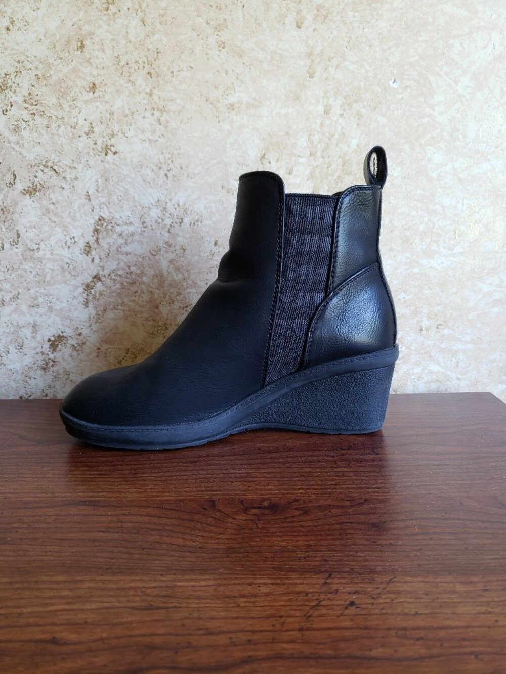 *ENDS 9/1* Muk Luks Oxford wedge ankle booties 6.5 black